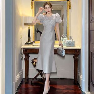 端庄大气连衣裙高级感超好看轻奢修身长款花瓣泡泡袖包臀鱼尾长裙