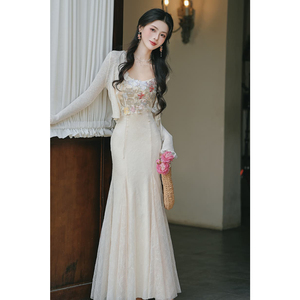 2026新款时尚度假蕾丝刺绣连衣裙吊带裙夏日风情高颜值显瘦百搭女