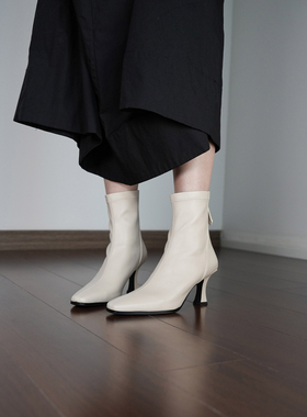 Fermina 白色短靴女细跟高跟跟瘦瘦靴弹力通勤女靴子职业时装靴秋