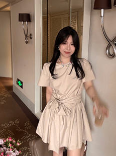 Scout 收腰短裙 「通勤小能手」chao细旦长绑带蓬蓬连衣裙女秋季