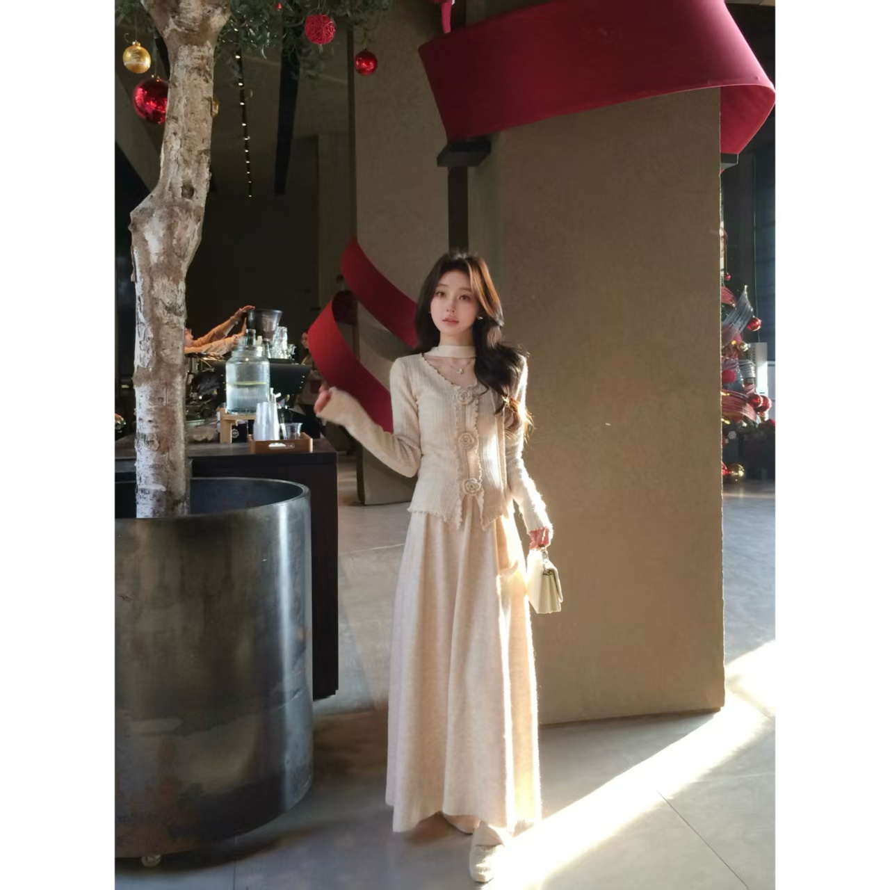 新品实价2025秋设计感立体花朵飘带上衣  松紧高腰显瘦半身裙套装