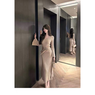 CCZEE落日人鱼湾坑条针织连衣裙女秋季 腰带收腰 V领复古喇叭袖