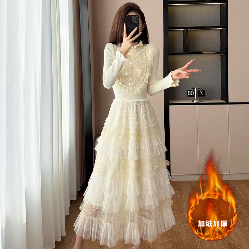 秋冬2025法式气质木耳半高领蕾丝亮片修身显瘦高腰蛋糕针织连衣裙