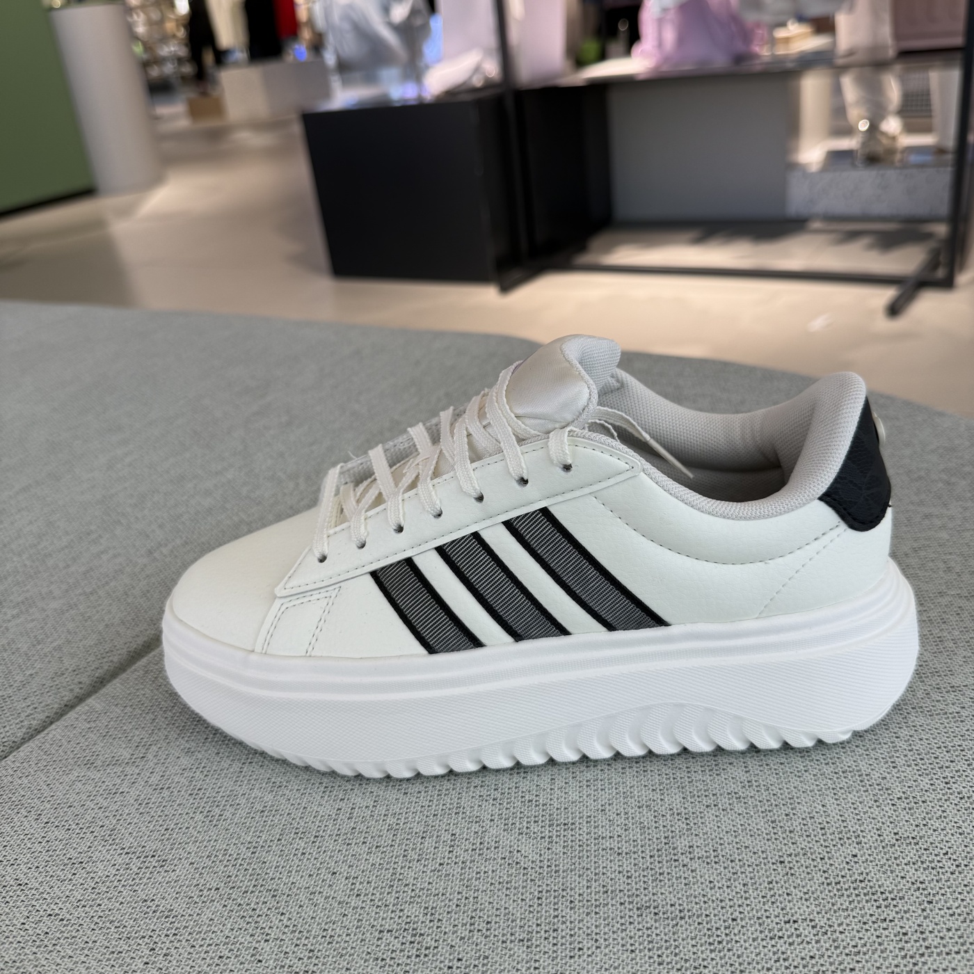 Adidas阿迪达斯女子GRAND COURT透气厚底增高运动网球板鞋 JS1832