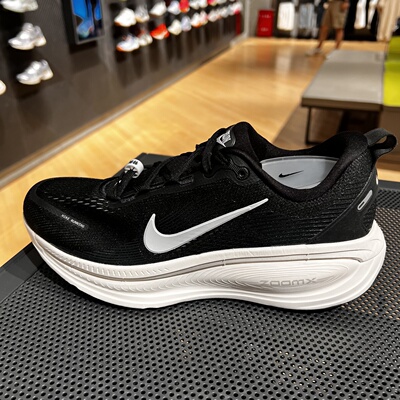 耐克男鞋VOMERO18跑步鞋