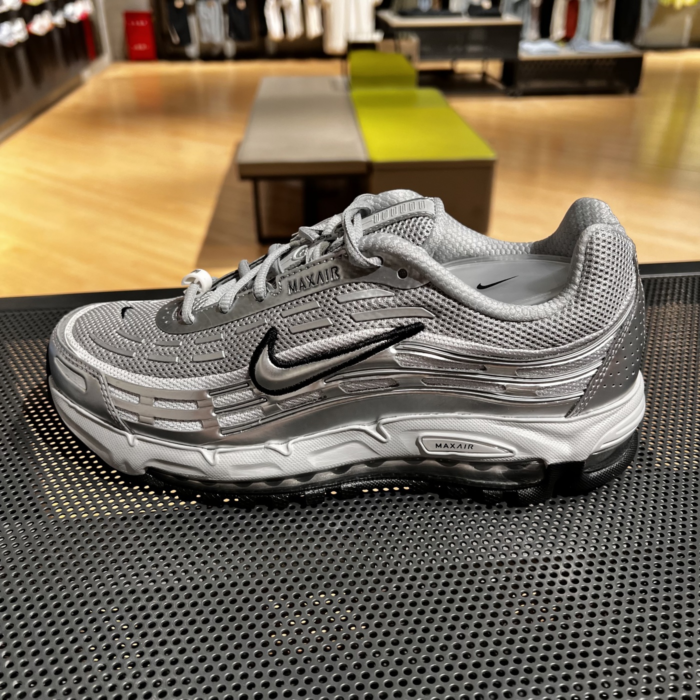 耐克男子气垫缓震运动跑步鞋