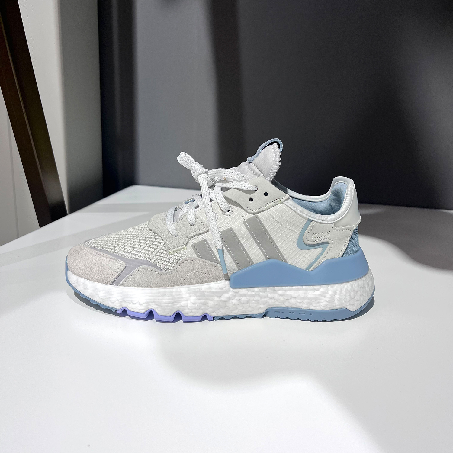 Adidas阿迪达斯男女运动休闲鞋