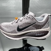 耐克VOMERO 18女款 粉红色百搭运动休闲低帮跑步鞋 Nike HM6804 607