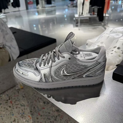 NIKE耐克女子AIR JORDAN 1金属感运动休闲透气篮球板鞋HQ2186-002