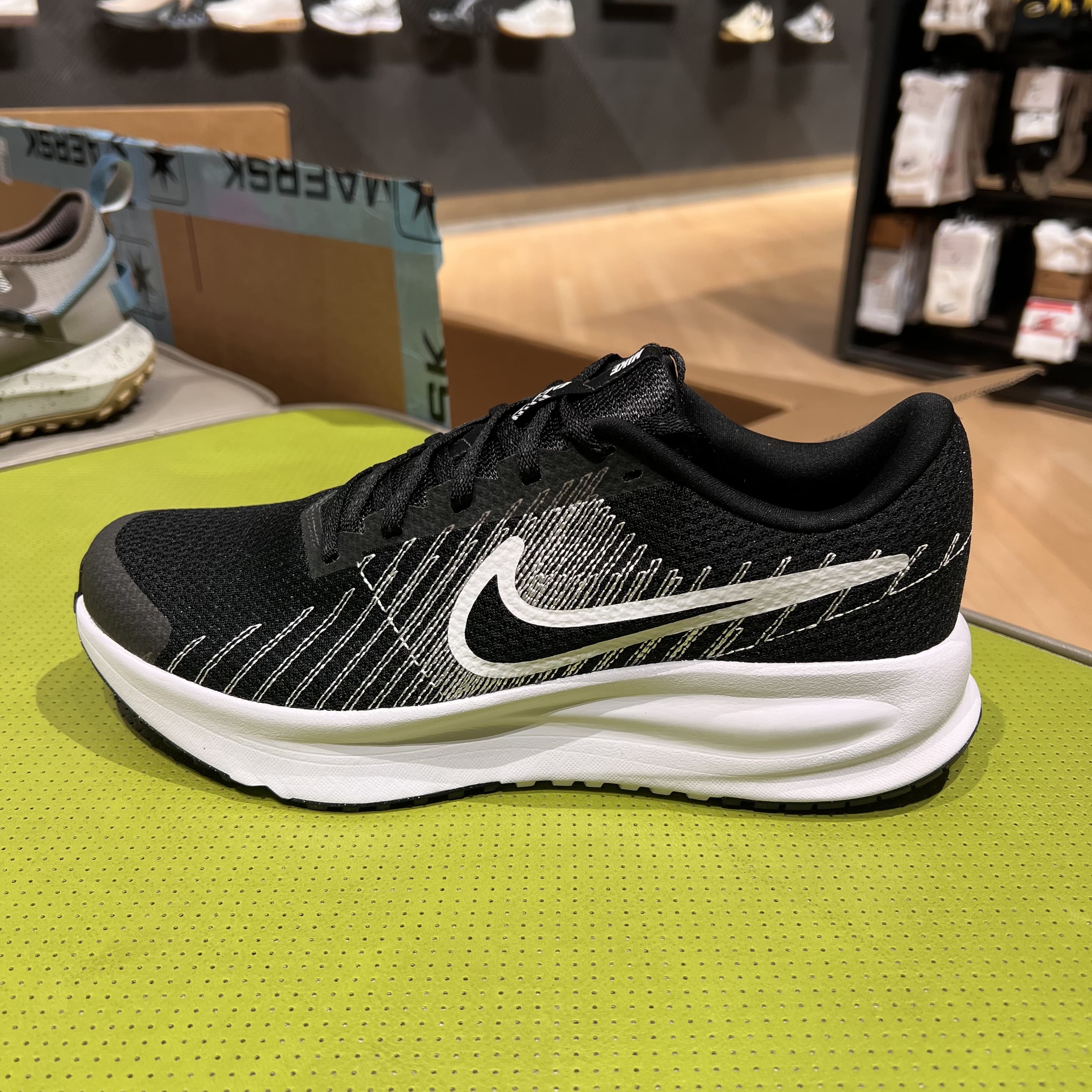 Nike耐克男25夏季新款舒适百搭运动鞋轻便缓震跑步鞋HM9594-004