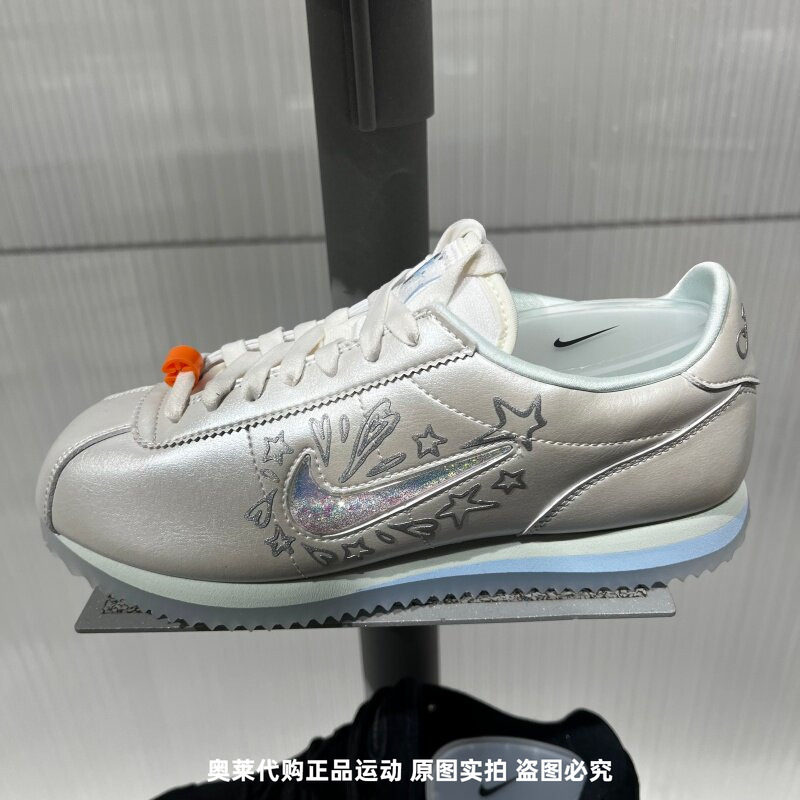 Nike耐克女鞋Cortez闪勾星星刺绣复古休闲华夫鞋阿甘鞋IU0528-114