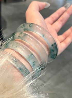 高品质冰种飘蓝花石英岩玉胖圆条手镯女款高冰独龙玉扁条圆条玉镯