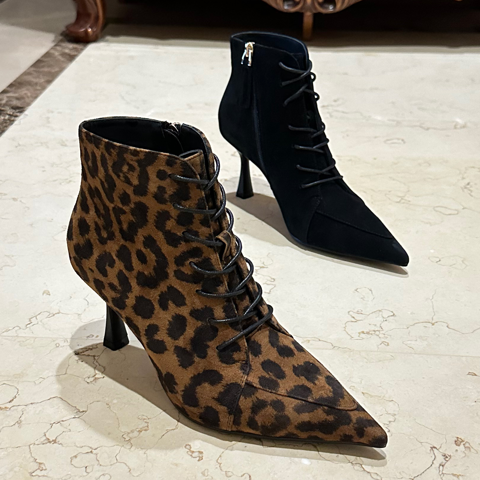 24新秋羊皮百搭时尚尖头瘦瘦靴