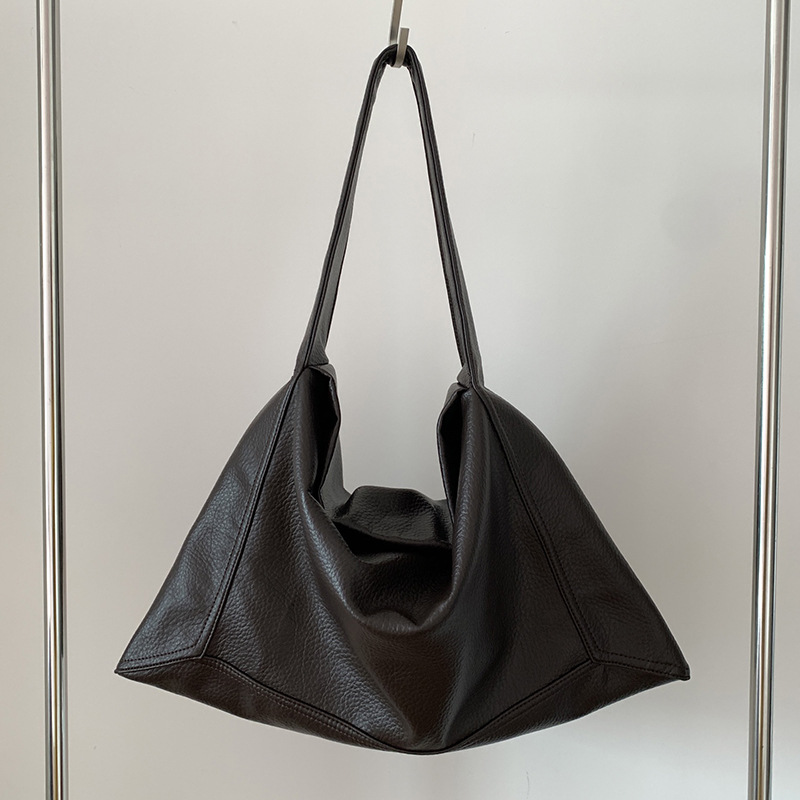 慵懒松弛感潮流单肩包