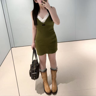 甜美风军绿色吊带连衣裙女夏V领系带收腰修身 叠穿气质裙