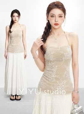 【伊予YiYu】纯欲风性感辣妹穿搭蕾丝抹胸挂脖上衣百褶半裙套装女