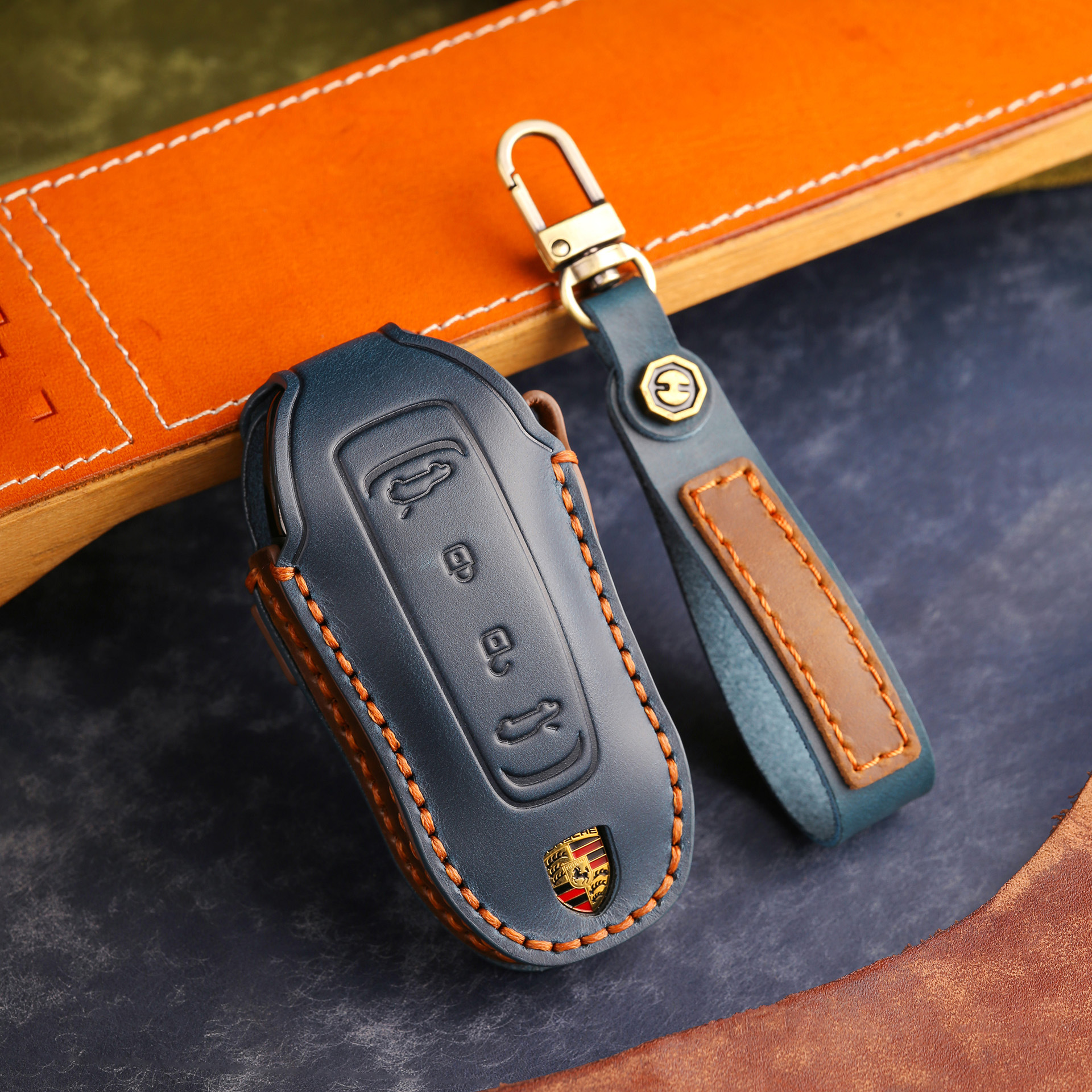 适用于保时捷macan新能源钥匙套24-25款macan4翻毛皮车全包壳扣