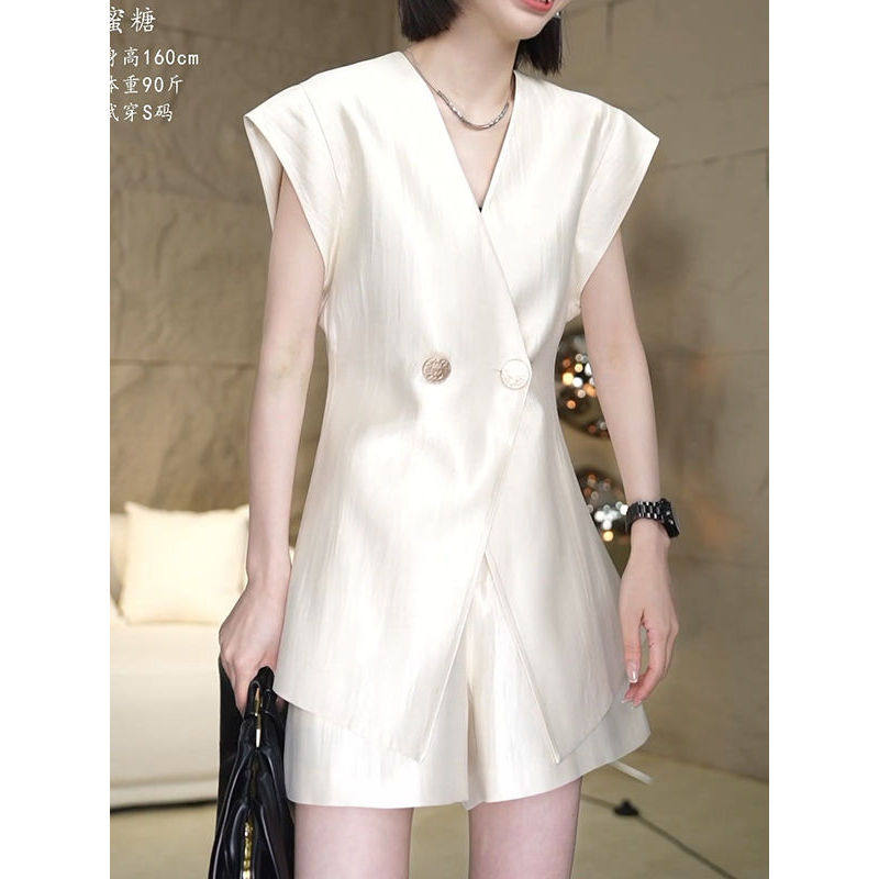 时尚套装女2025夏季新款简约通勤时尚百搭上衣+显瘦减龄小众短裤,女装/女士精品,时尚套装,淘宝优惠券,粉丝福利购,淘宝优惠卷