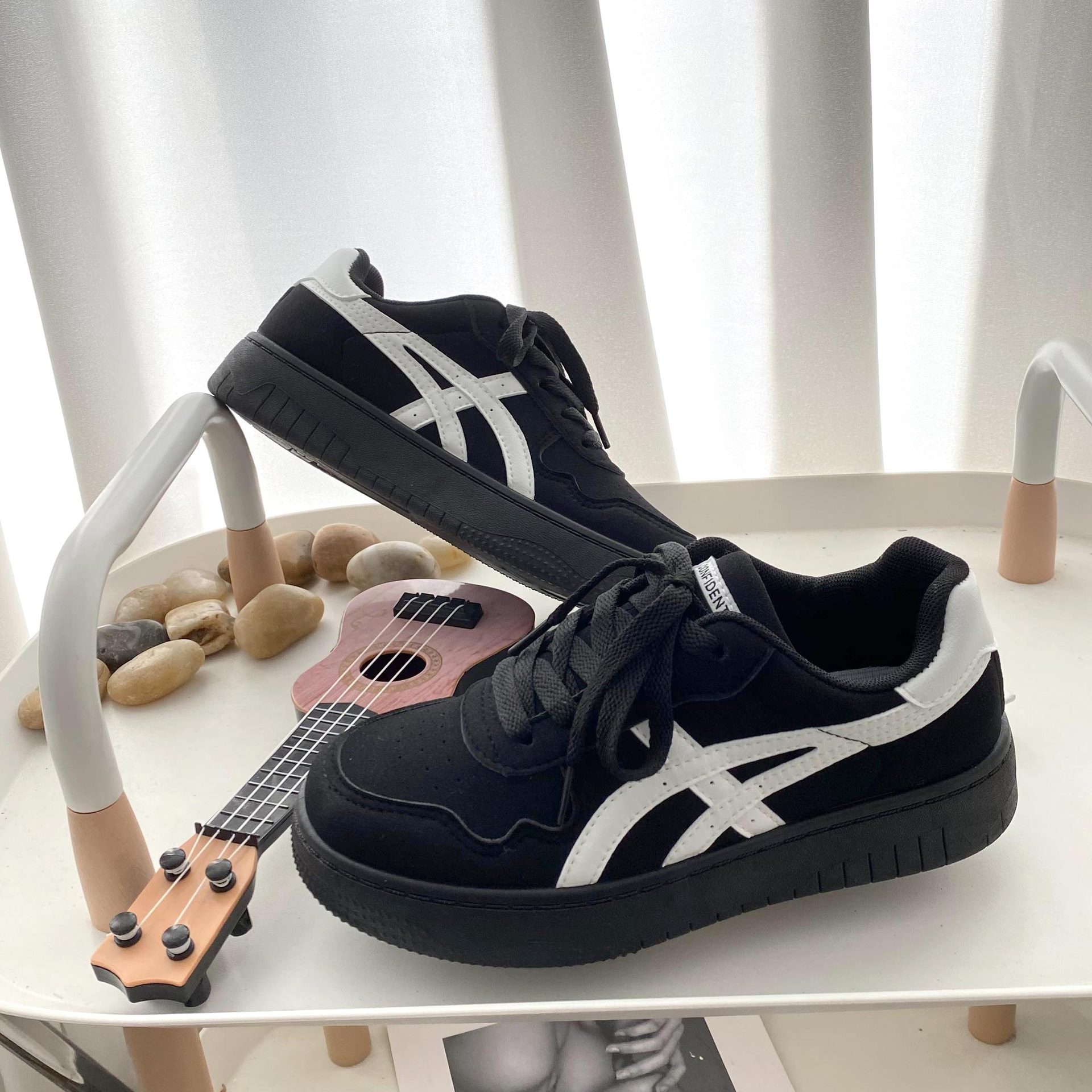 加绒保暖全黑色低帮皮德训鞋