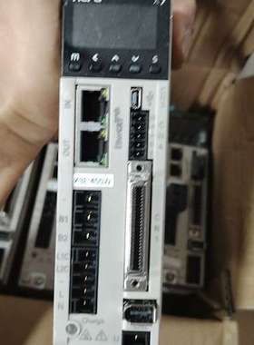 伺服驱动器SV-X3EB040A-A2，400W大功率，如图