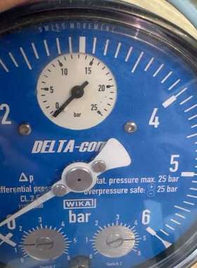 德国威卡Wika差压表，型号702.02.100，带电接点，