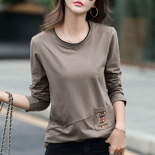 秋装2025年新款减龄长袖t恤女宽松大码打底衫绣花外穿秋衣小衫潮