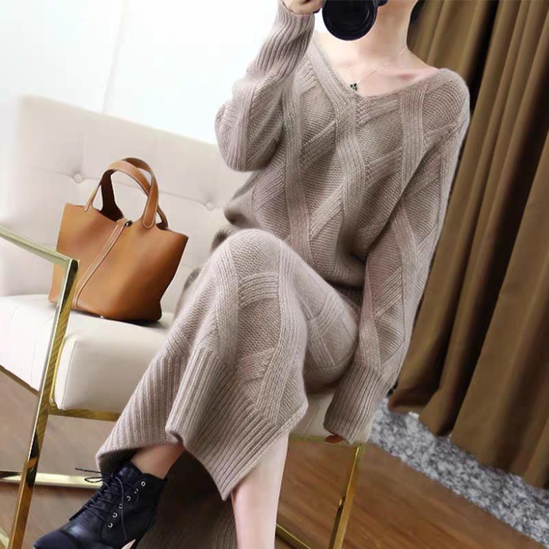 秋冬新款简约羊绒衫女 v领毛衣裙两件套装加厚套头羊毛针织半身裙