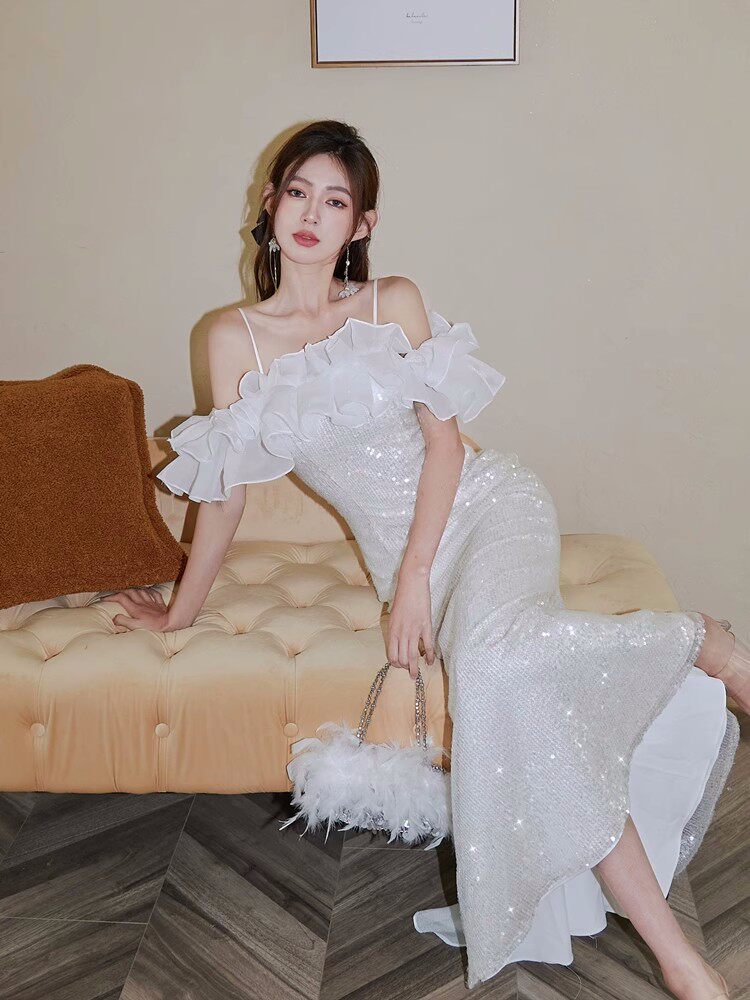 白色明星同款亮闪闪晚礼服图片