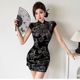 中式金丝绒烫金短款旗袍改良包臀修身显瘦复古立领盘扣约会连衣裙