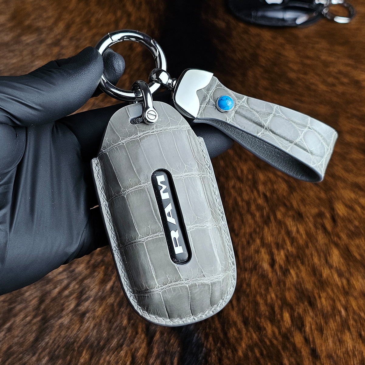 适用道奇公羊高端鳄鱼皮钥匙套霸王龙挑战者酷威车保护壳手工定制