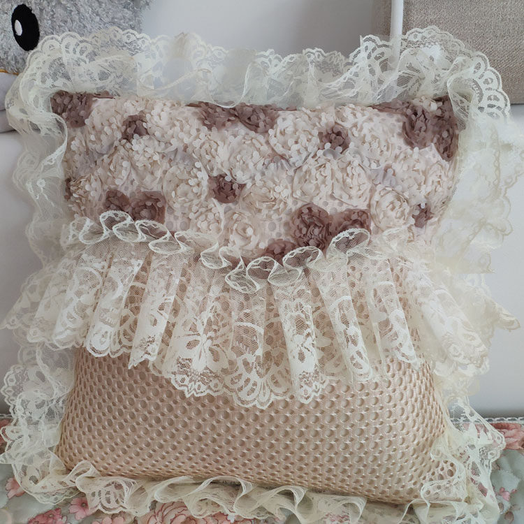 车用蕾丝抱枕汽车靠枕米色家用腰枕女性紫色枕头可爱方形靠垫透气