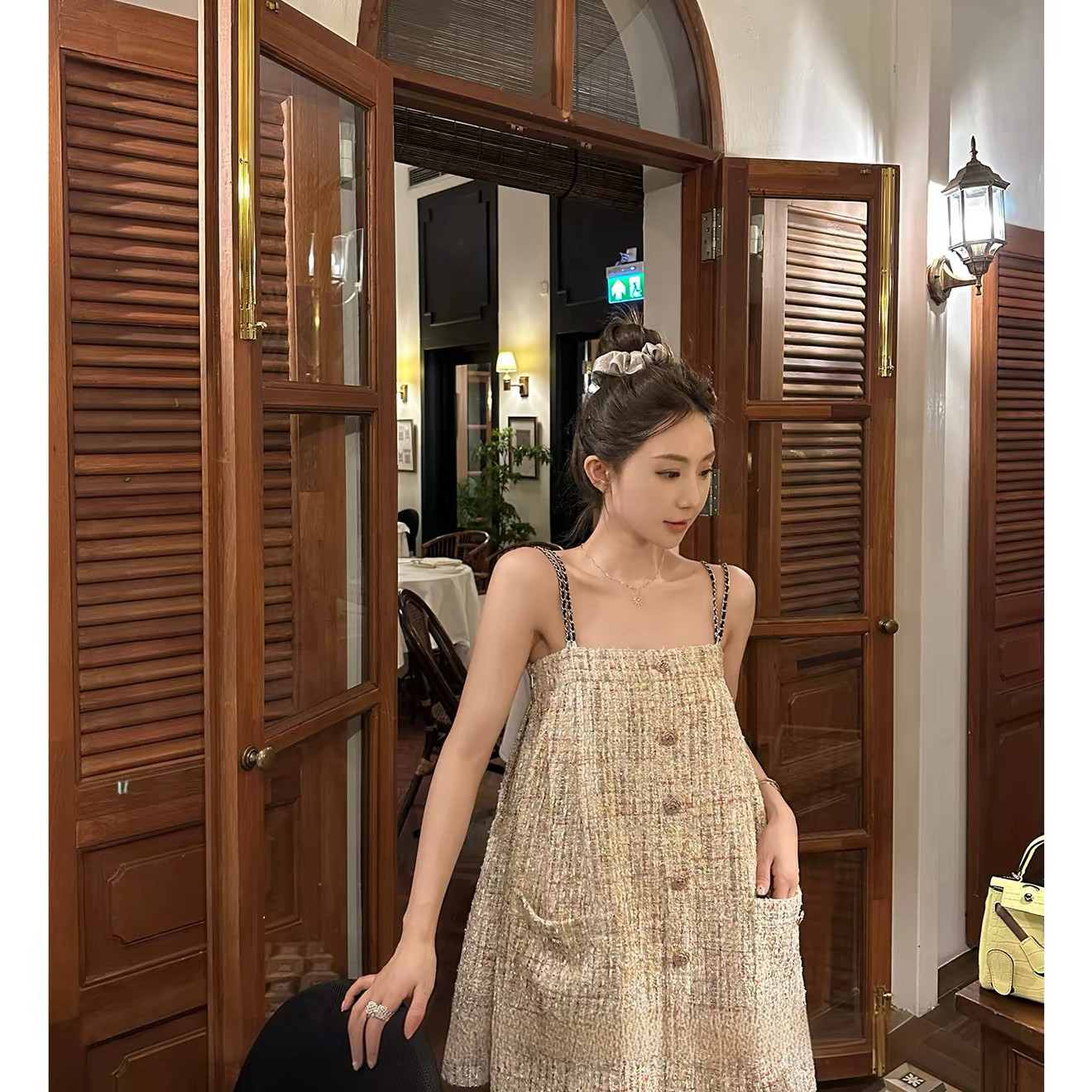 女装小众设计感粗花呢彩纱小香风修身吊带裙女小衫