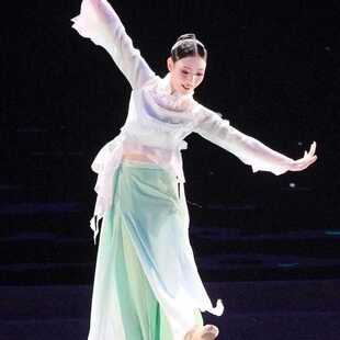 上春山舞蹈服古典舞演出服蝴蝶戒指舞蹈道具中国舞表演服装套装女