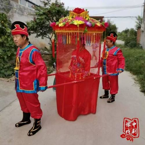 新款花轿道具两人抬花轿木质