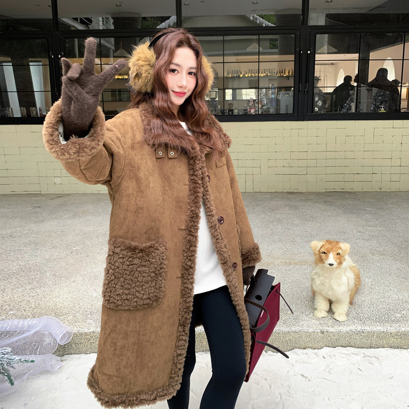 美拉德咖色皮毛一体羊羔毛厚外套女秋冬超火好看加绒派克棉服大衣,女装皮草,2C013