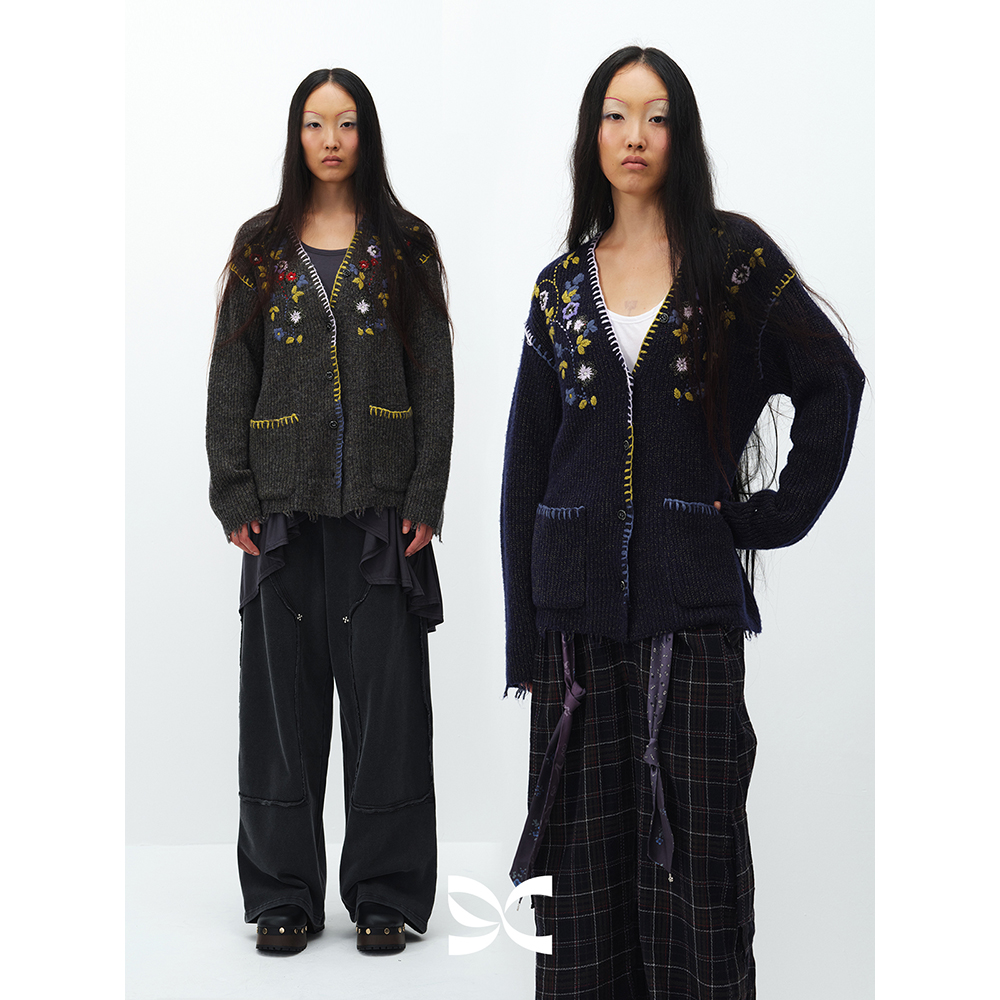 SQUARE CIRCLE 方圆羊毛吊目手工钩花撞色花朵毛边慵懒毛衣开衫