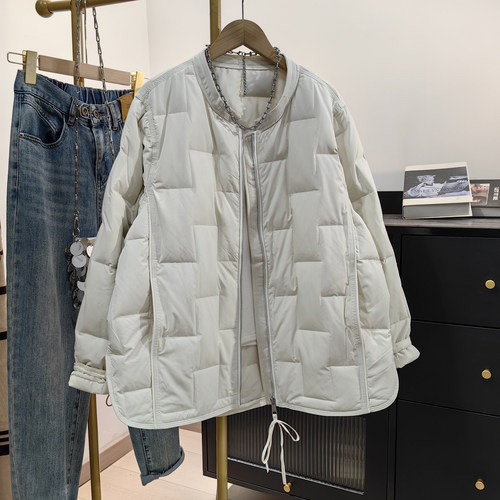 2025韩版轻薄圆领羽绒服女方块格