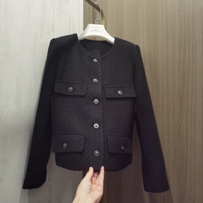气质小香风～定制金属扣口袋装饰纯羊毛粗花呢短外套上衣女2022秋