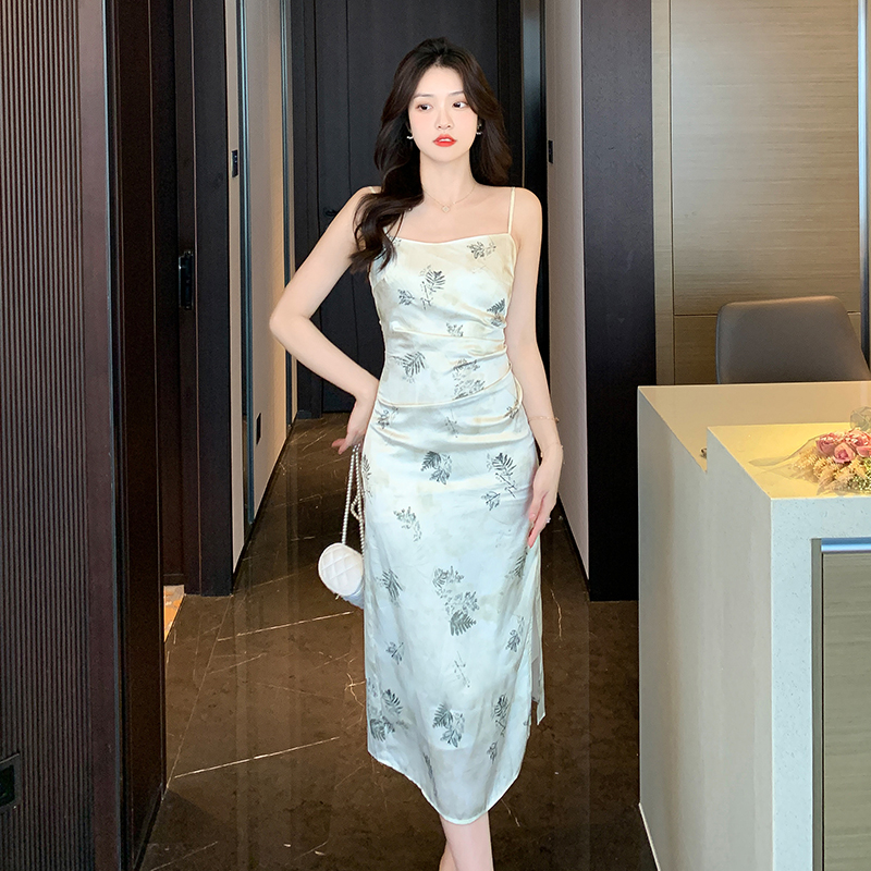 2025夏季新款法式晕染碎花旗袍风吊带连衣裙气质温柔褶皱收腰长裙
