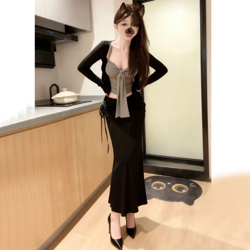 2025秋冬纯欲短款吊带上衣长袖开衫套装高腰包臀半身裙条纹三件套