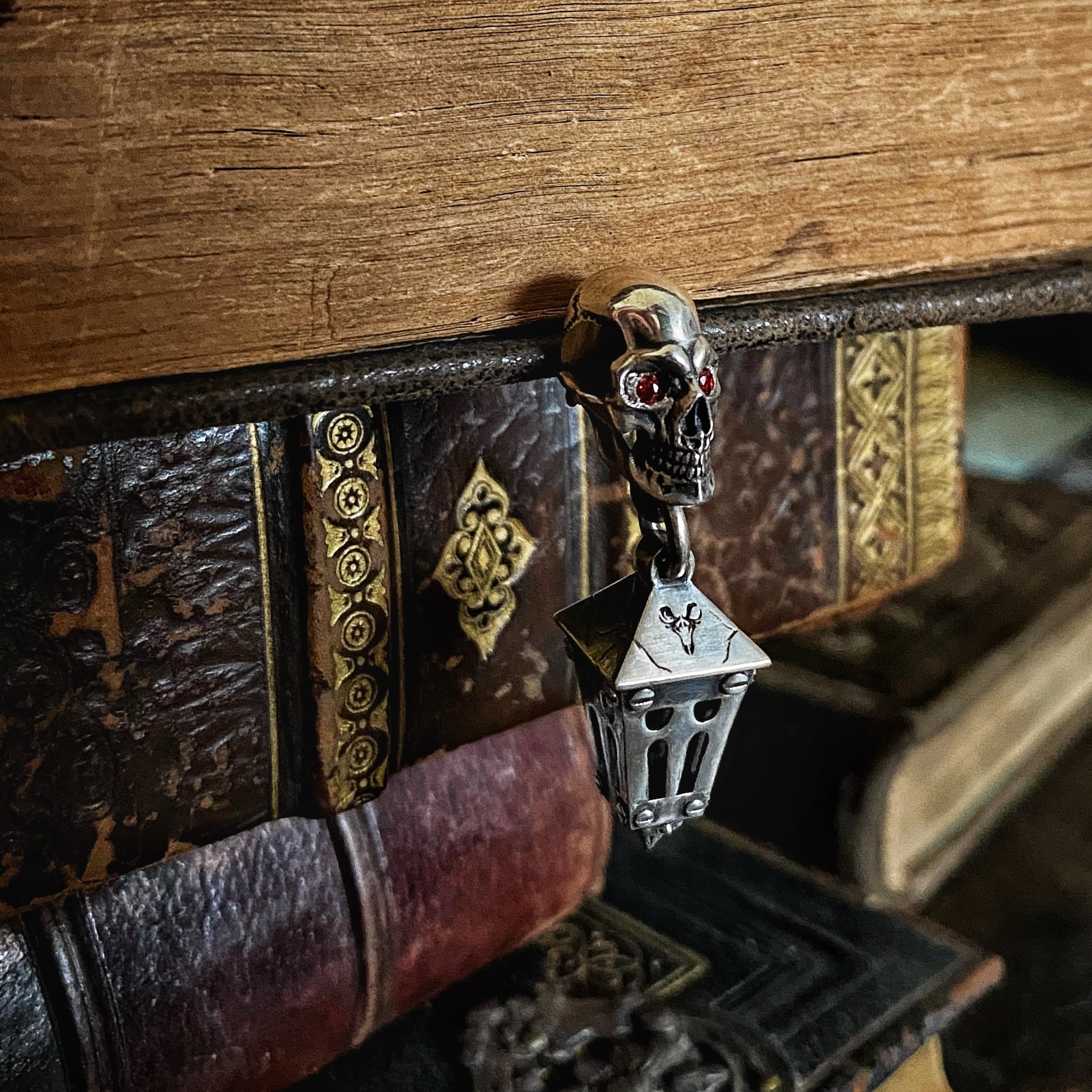 渡鸦原创暗黑哥特自发光纯银耳环