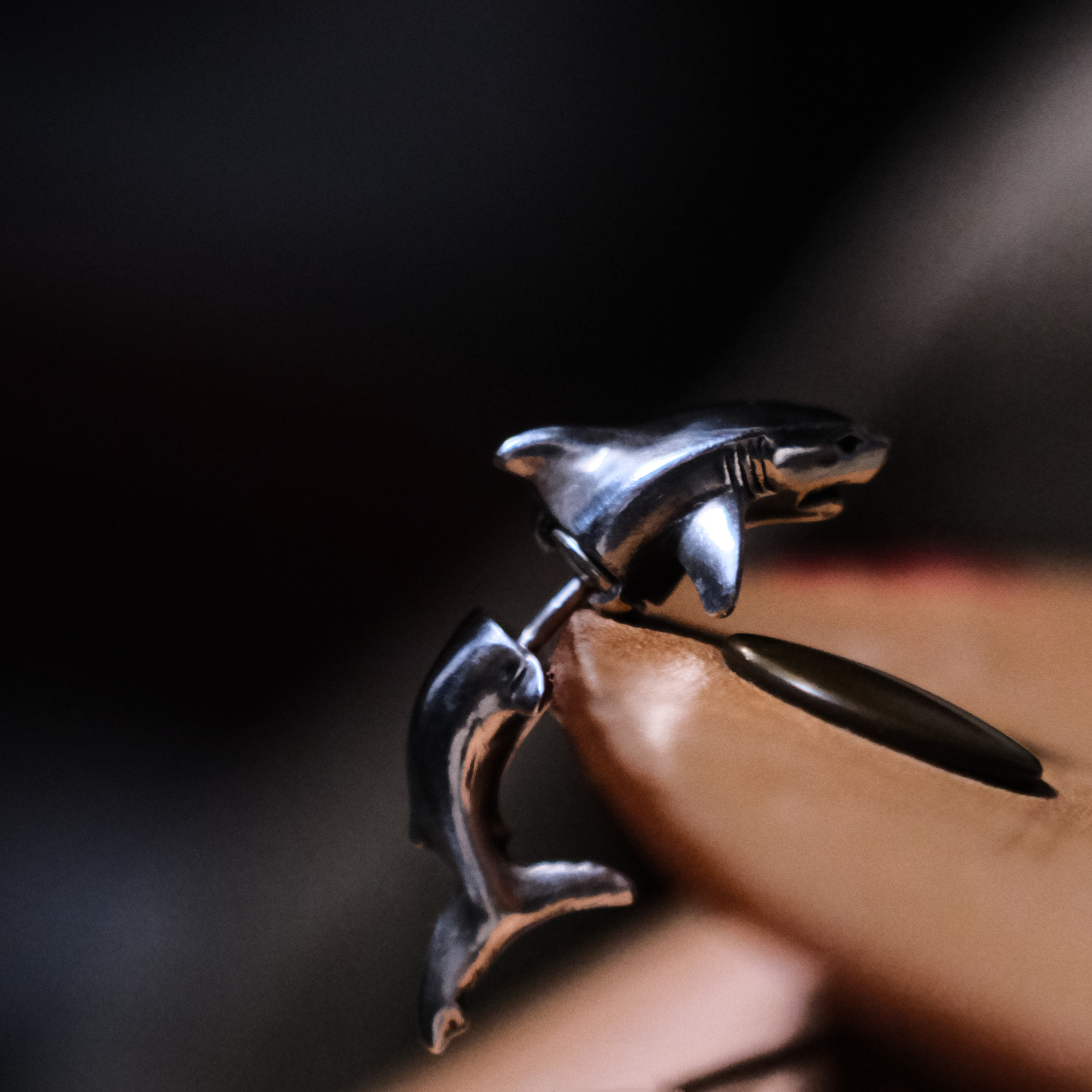 渡鸦原创手工925银情侣鲨鱼耳钉