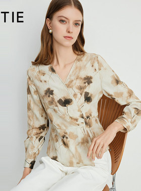 [设计总监然姐]EITIE爱特爱优雅时尚V领收腰显瘦印花雪纺衫上衣