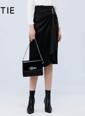 [设计总监然姐]EITIE爱特爱精致OL通勤缎面不对称包臀黑色半裙