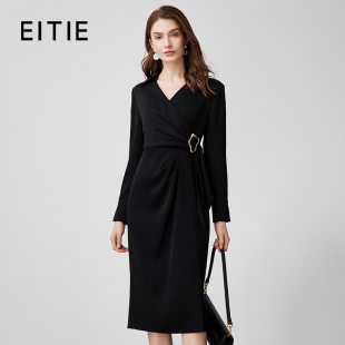 【设计总监然姐】EITIE爱特爱通勤提褶收腰黑色连衣裙24春季新款
