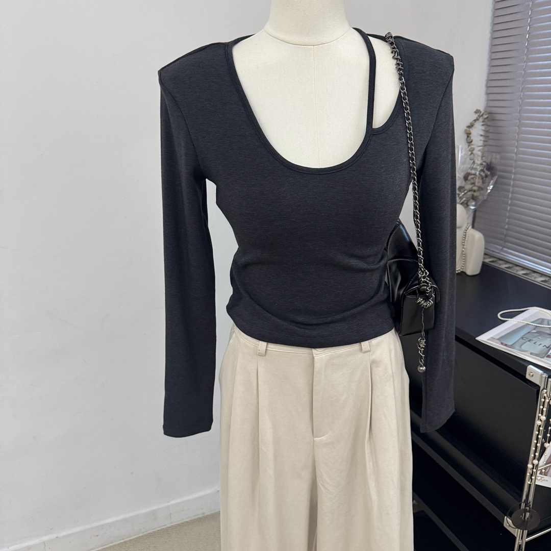 甜辣垫肩大领口镂空设计磨毛加厚短款T恤女2025秋冬新好看的内搭