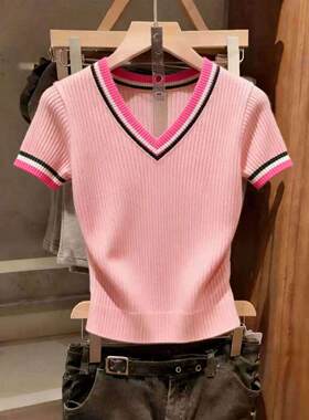 正品哥家新2026夏季多巴胺粉色V领针织短袖T恤小个子短款上衣女