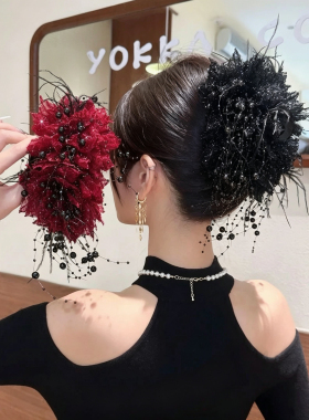牡丹花流苏亮片抓夹女