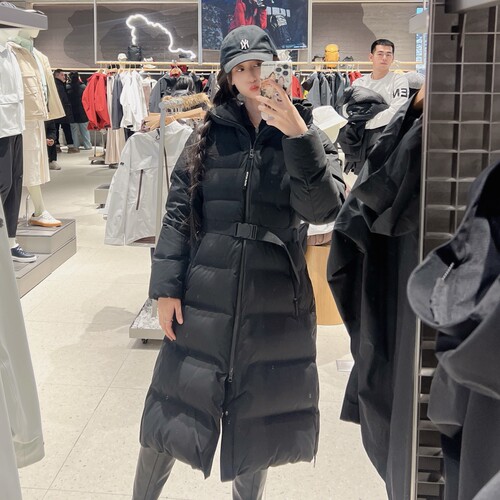 韩国CWTCH超长款连帽收腰羽绒服