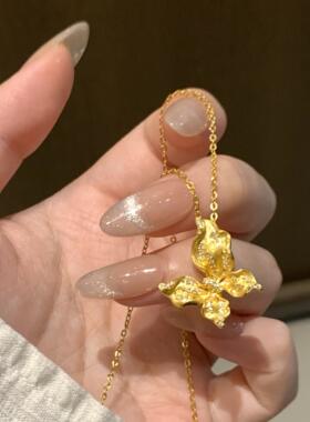 盈盈漫舞蝶黄金色项链古